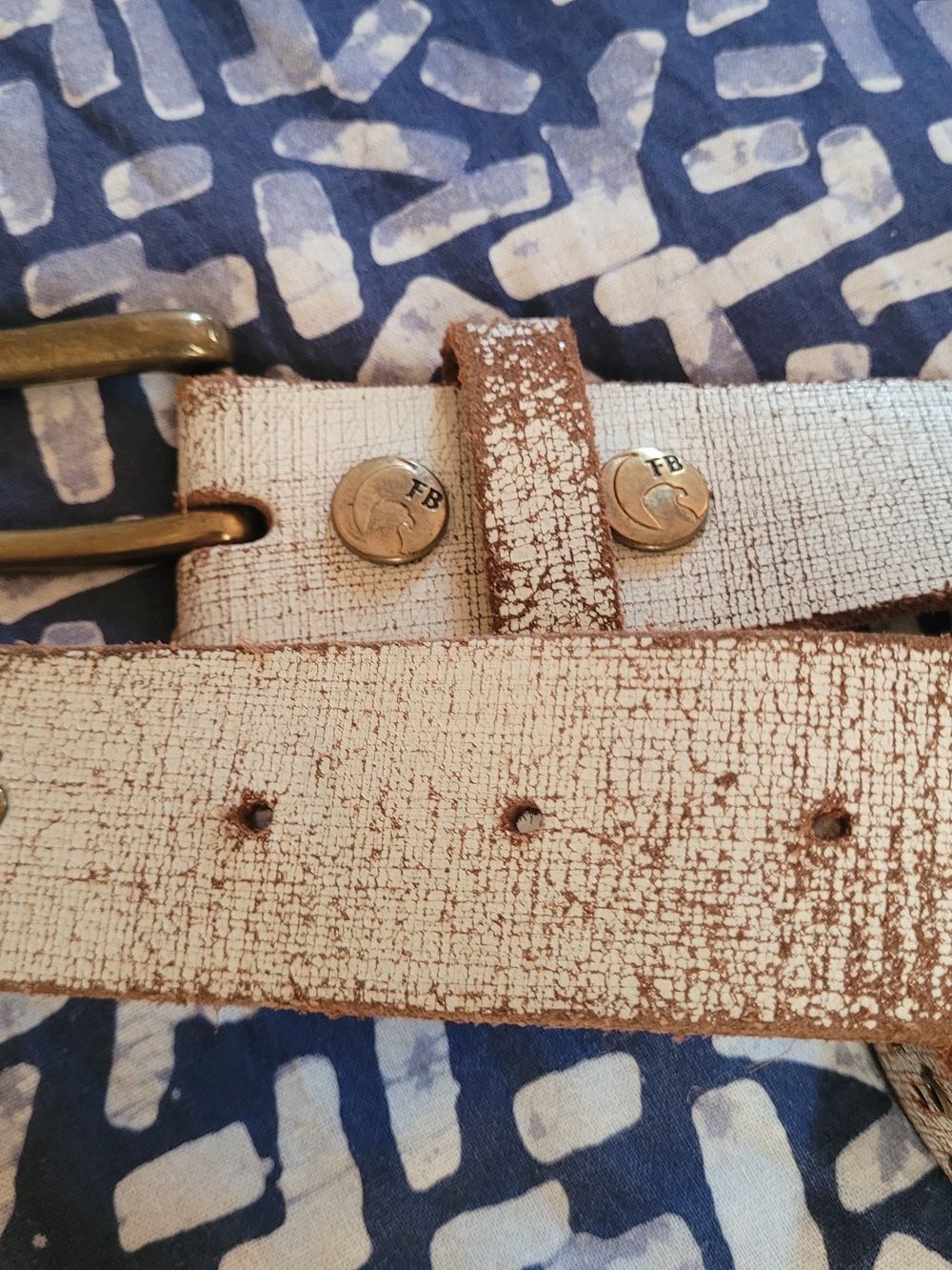 NWOT Frye White and Brown Textured Leather Women's Belt with Brass Accents